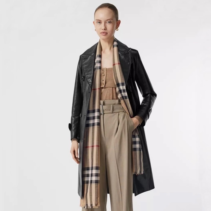 バーバリーレディースベージュマフラーc2266