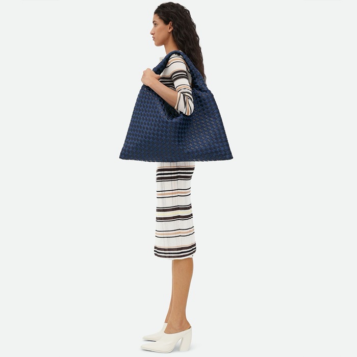 ボッテガヴェネタレディースブルーホップバッグb2412