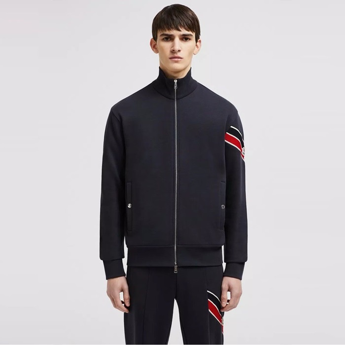 モンクレールメンズブラックジャケットc2182