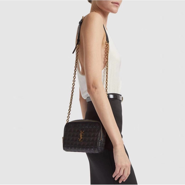 サンローランレディースカサンドルマトラッセチェーンカメラバッグb2530