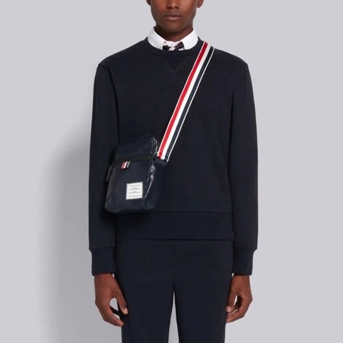 トムブラウンメンズラウンドスウェットシャツc2332