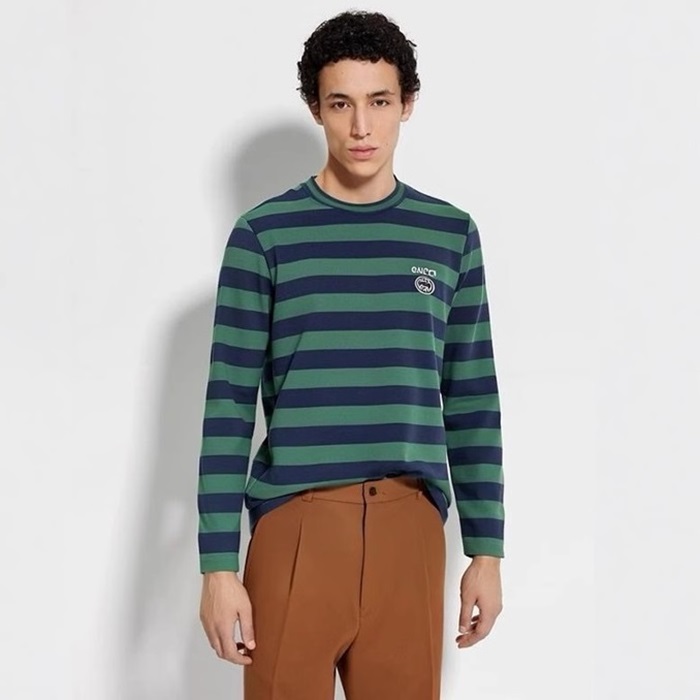 グッチメンズラウンド長袖Tシャツc2349