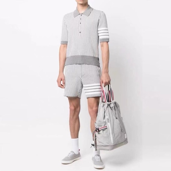 トムブラウンメンズクラシックショートパンツc2476