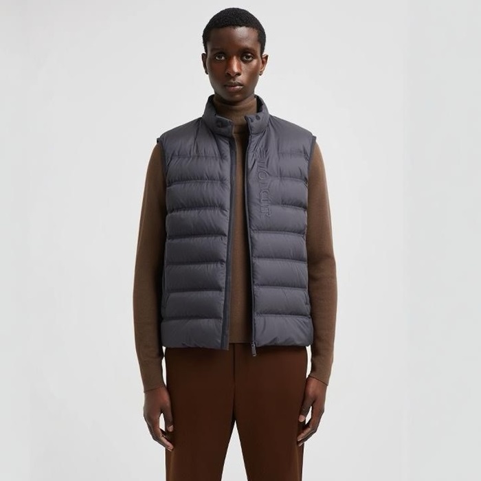 モンクレールメンズダウンベストc2731