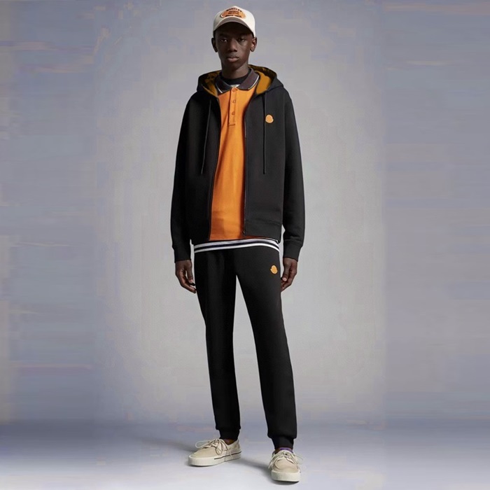 モンクレールメンズブラックトレーニングふくc2755