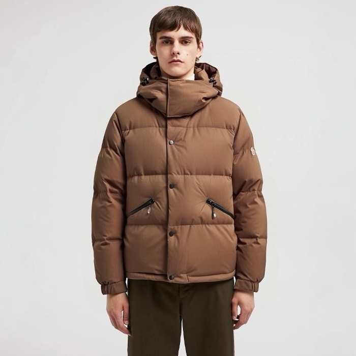 モンクレールメンズダウンパディングc3103