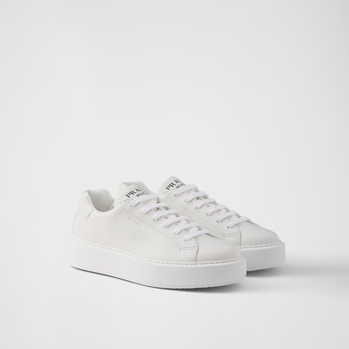 プラダメンズホワイトスニーカーs1600