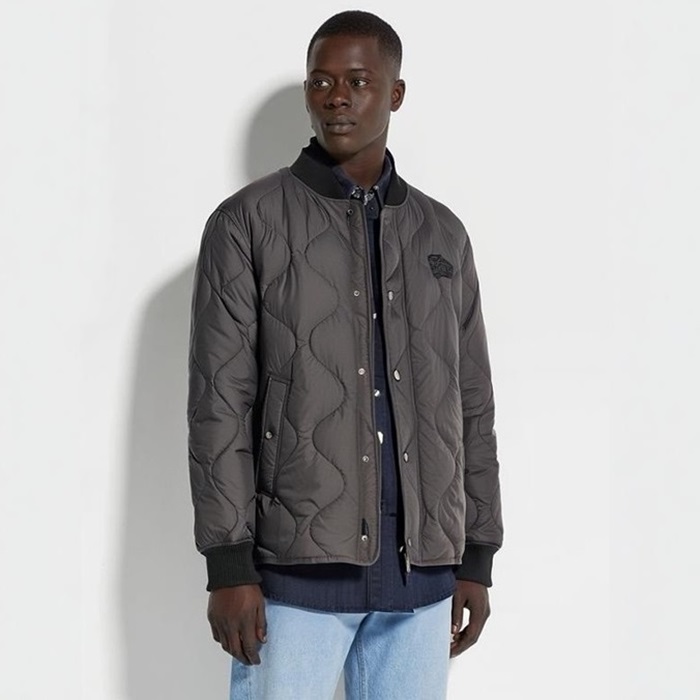 バーバリーメンズダウンジャケットc3225