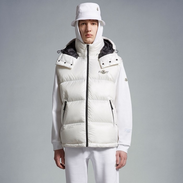 モンクレールメンズダウンベストc3285