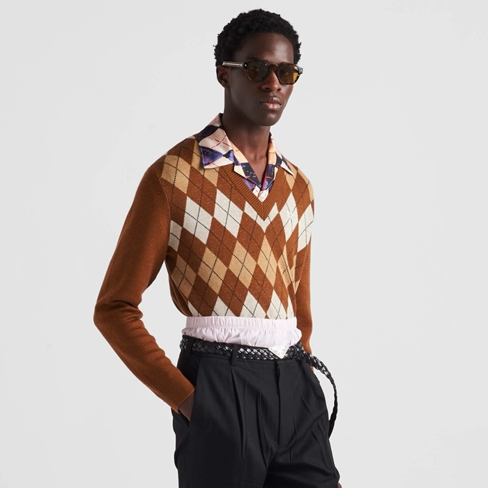 プラダメンズネックセーターc3433