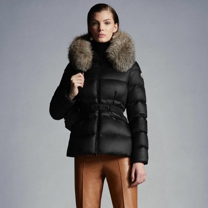 モンクレールレディースボエドダウンパディングc3567