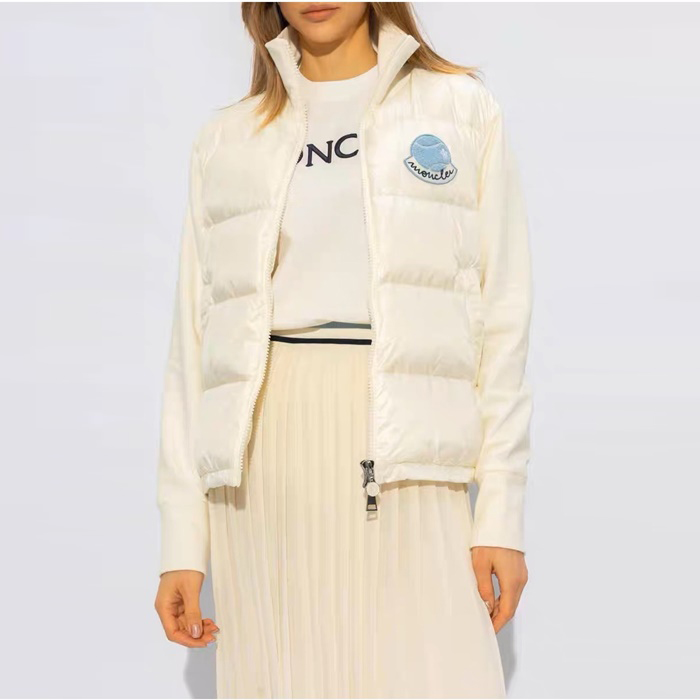 モンクレールレディースダウンパディングc4047