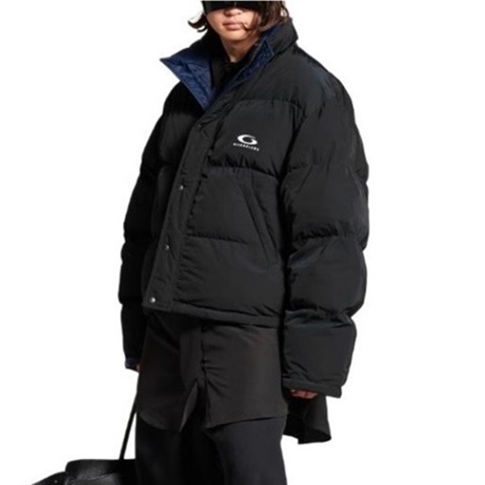 バレンシアガメンズ両面ダウンパディングc4300