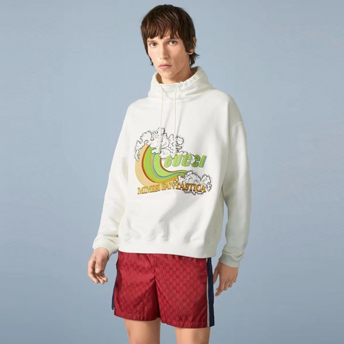 グッチメンズラウンド長袖Tシャツc4401