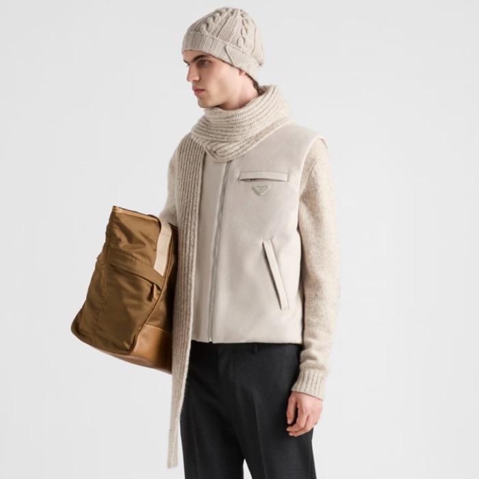 プラダメンズダウンベストc4410