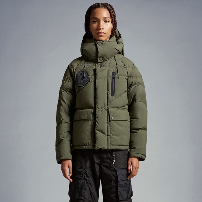 モンクレールレディースダウンパディングc4424