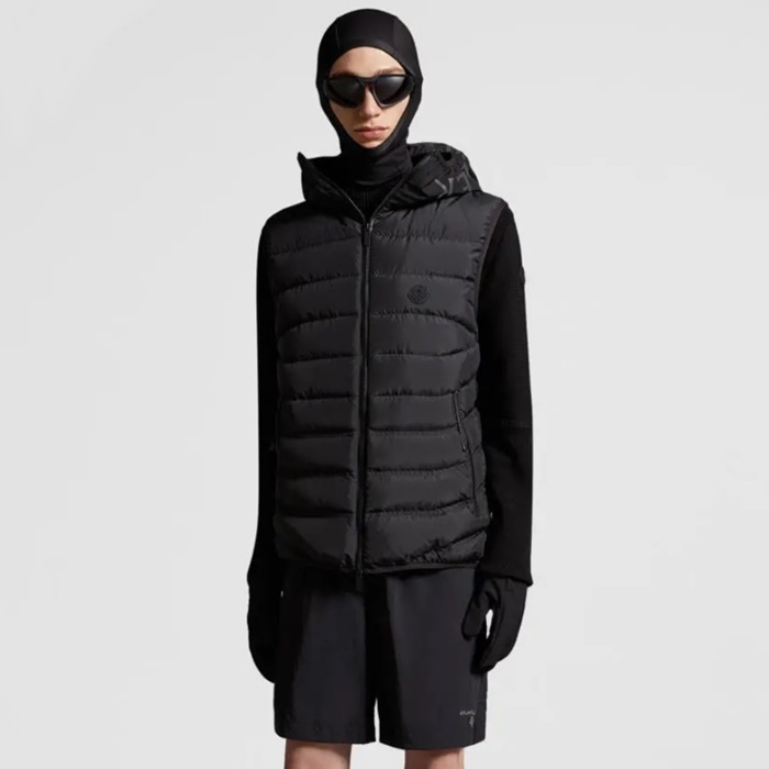 モンクレールメンズダウンベストc4425