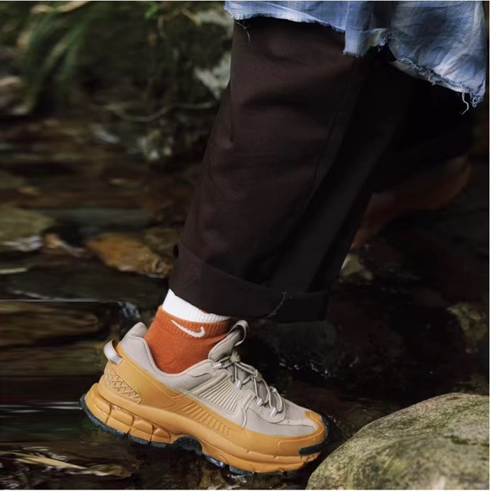 ナイキユニセックスズームヴォメロスニーカーs1699