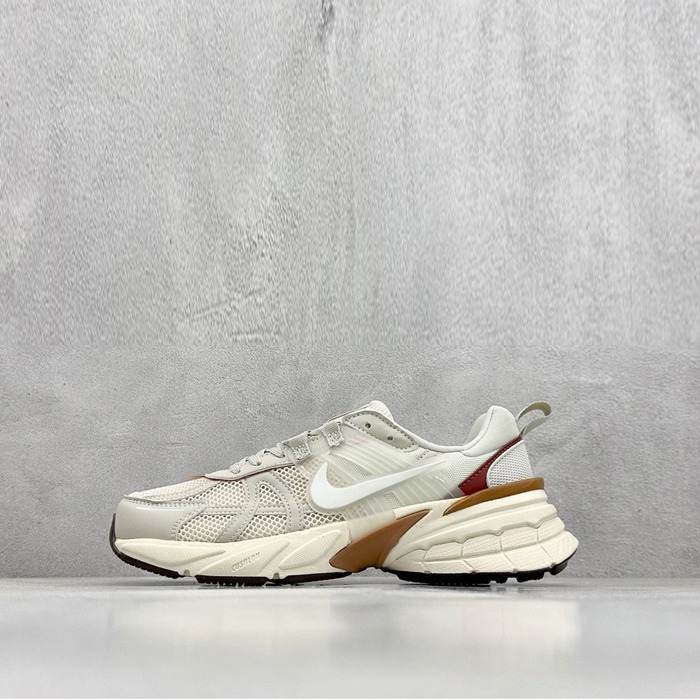 ナイキユニセックスV2ランスニーカーV2s1704