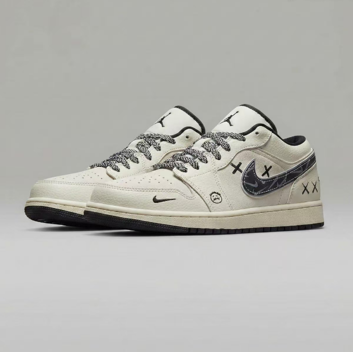 ナイキユニセックスロースニーカー1s1724