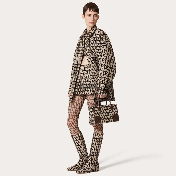 ヴァレンティノレディースガラヴァーニシグネチャートートバッグb3435