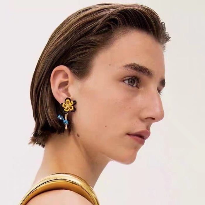 ボッテガヴェネタレディースゴールドピアスc2662