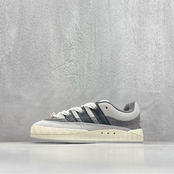 アディダスユニセックスアディマティックロースニーカーs1797