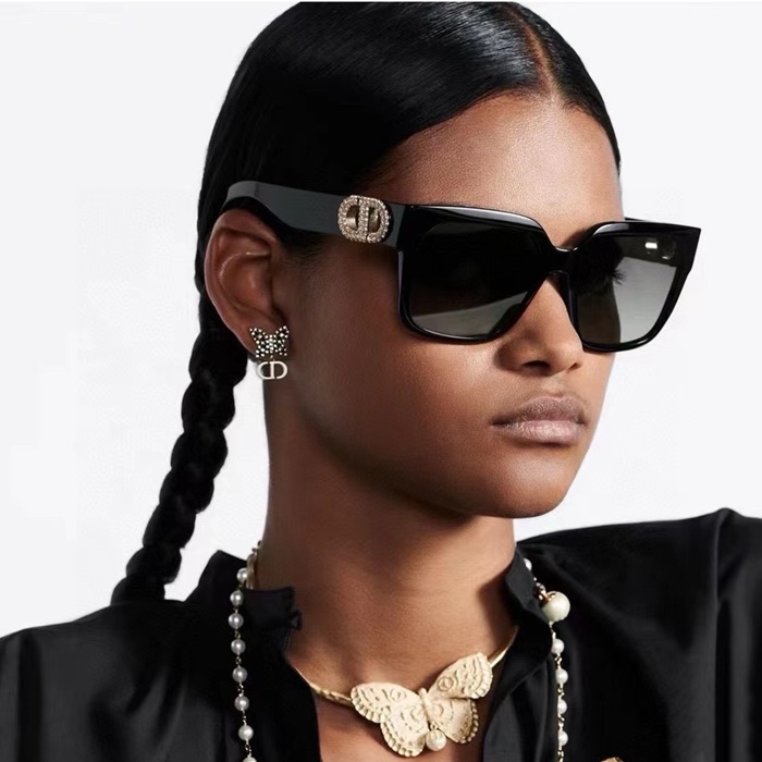 ディオールレディースイニシャルサングラスc3075