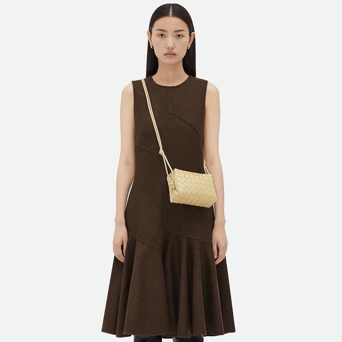 ボッテガヴェネタレディースカメラバッグb4743