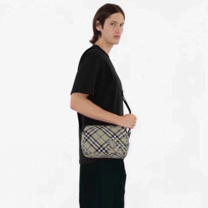 バーバリーメンズヴィンテージカメラバッグb4753