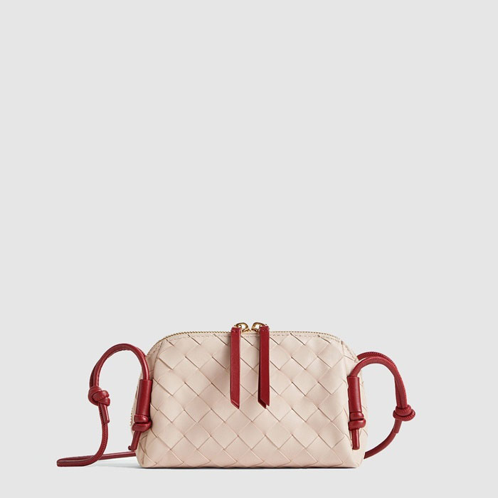 ボッテガヴェネタレディースコンサートパウチb4797