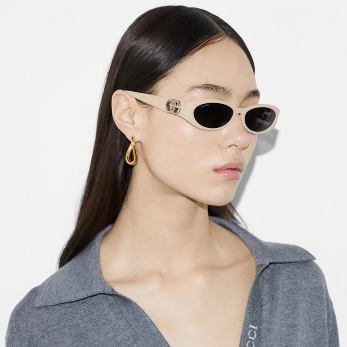 グッチレディースイニシャルサングラスc3557