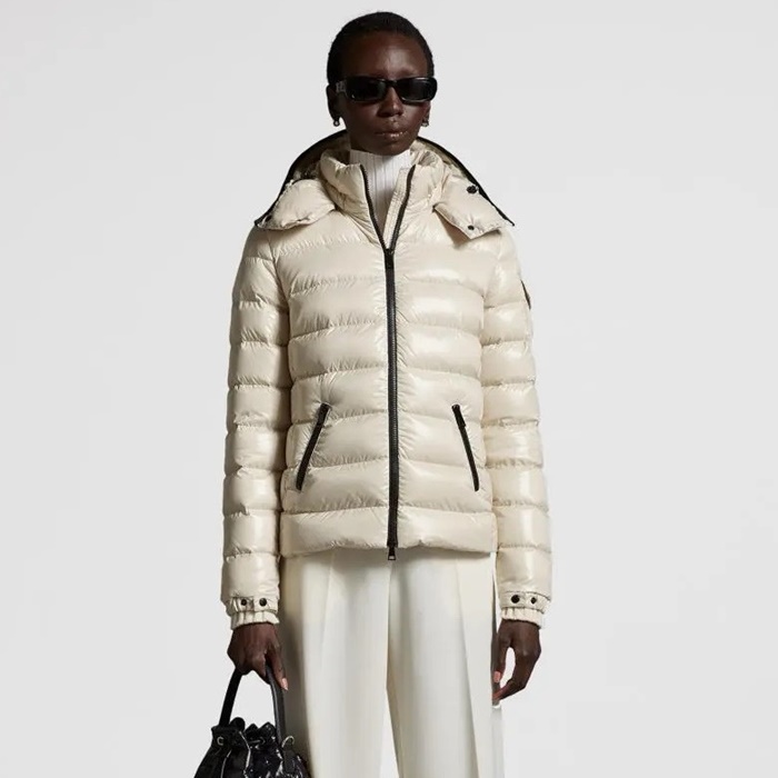 モンクレールレディースダウンパディングc5110