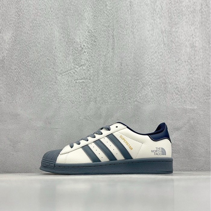 アディダスザノースフェイスユニセックスオリジナルスニーカーs3017