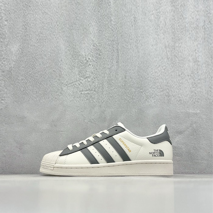 アディダスザノースフェイスユニセックスオリジナルスニーカーs3018