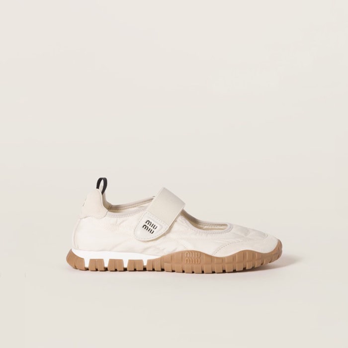 ミュウミュウレディースタイヤバレリーナシューズs4065