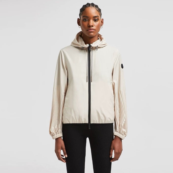 モンクレールレディースウィンドブレーカージャケットc5829