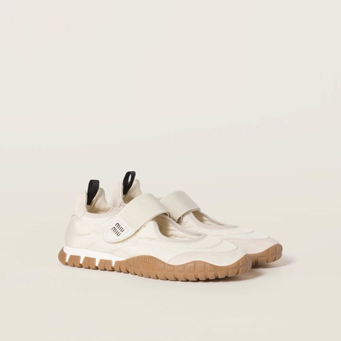 ミュウミュウレディースタイヤテクニカルスエードバレリーナs6181