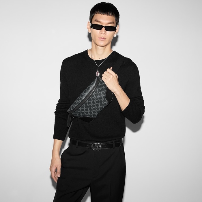 グッチメンズエンブレムミディアムベルトバッグb5989