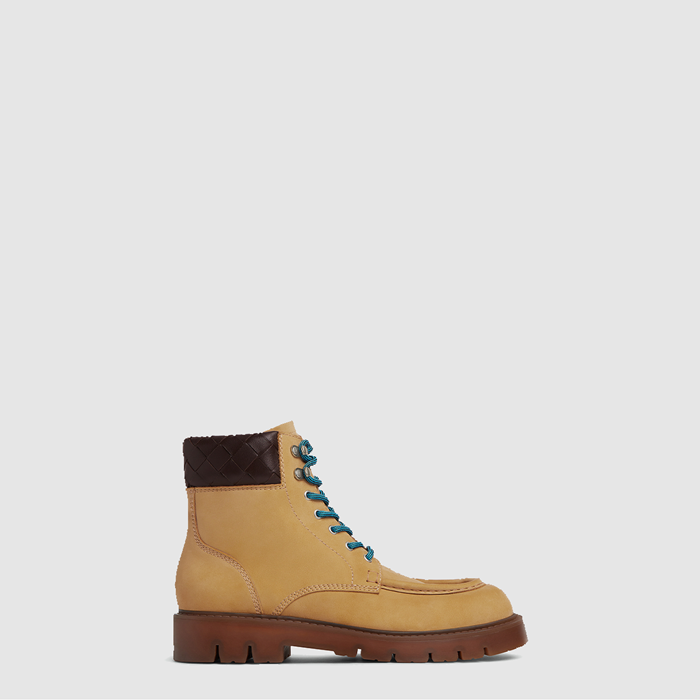 ボッテガヴェネタヘッドドッグレースアップアンケルブーツs7601