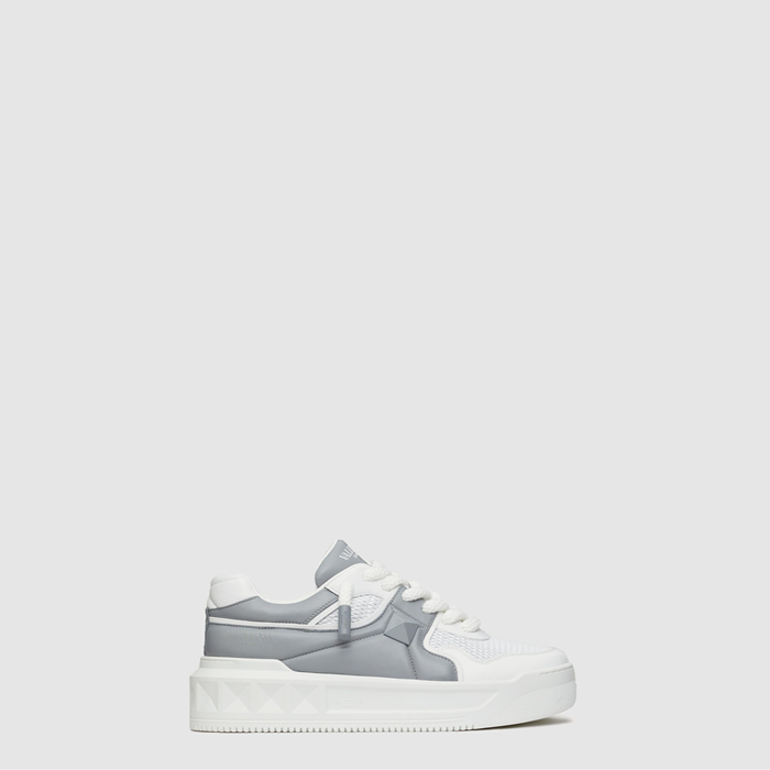 ヴァレンティノメンズワンスタッドスニーカーa7604