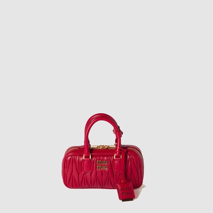 ミュウミュウレディースマトラッセ・ナッパレザーミニバッグb9653