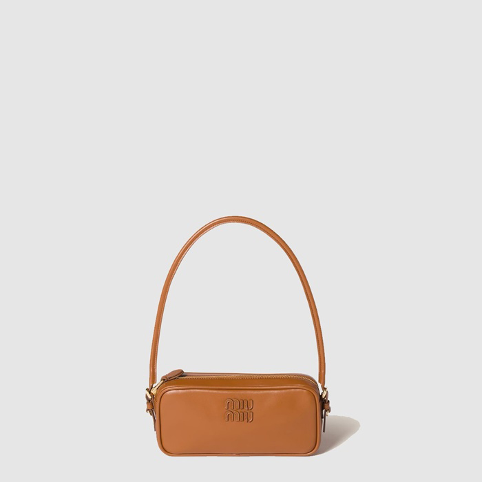 ミュウミュウレディースレザーパウチb9743