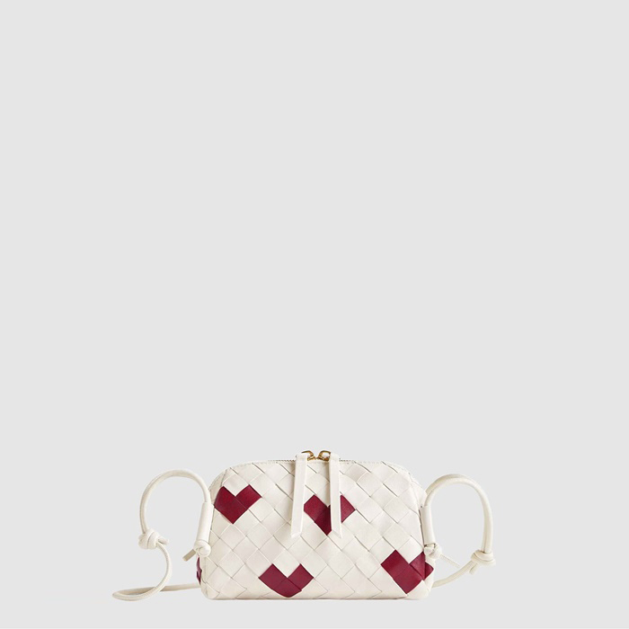 ボッテガヴェネタレディースコンサートパウチb10704