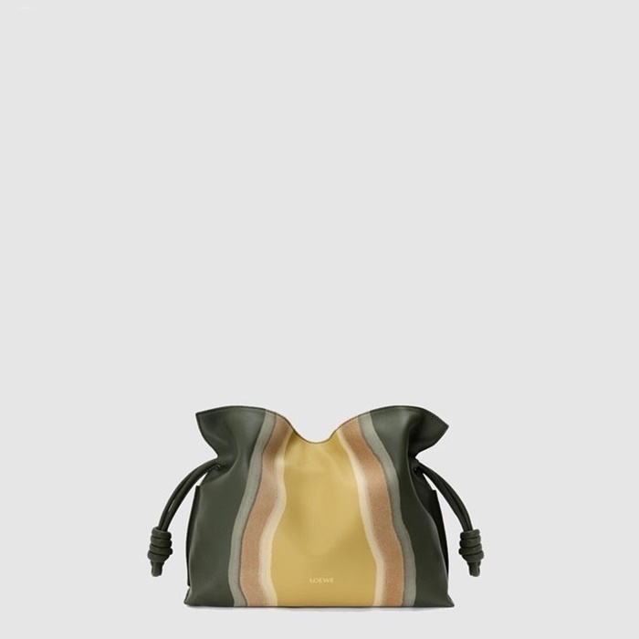 ロエベレディースミディアムフラメンコクラッチバッグランドスケープb11221