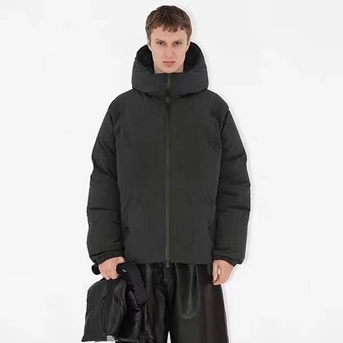 バーバリーメンズダウンジャケットc8730