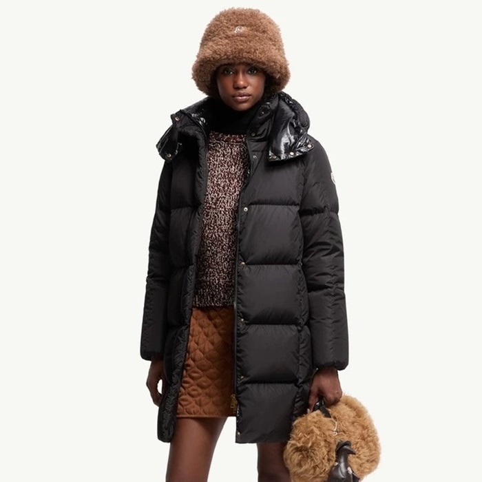 モンクレールレディースダウンパディングc8900