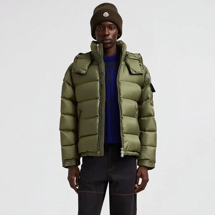 モンクレールメンズダウンパディングc12459