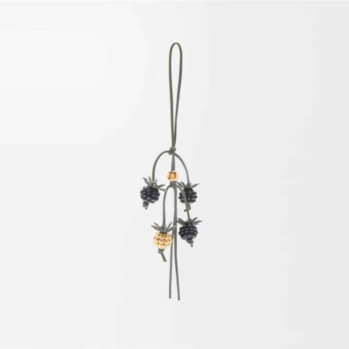 ロエベユニセックスベリーチャームc6435