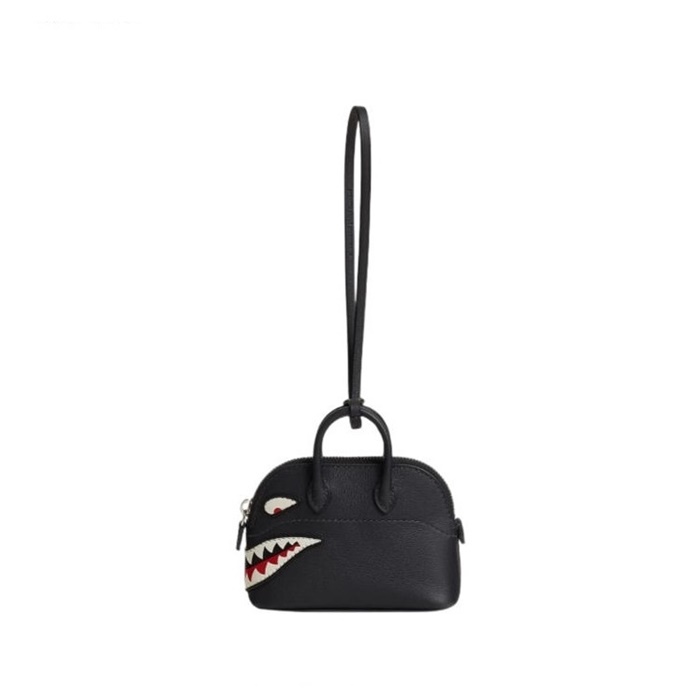 エルメスユニセックスボリードシャークチャームc6452